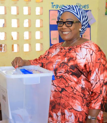 Côte d’Ivoire : Après son vote à Toulepleu/ Anne Ouloto salue l'esprit républicain des populations